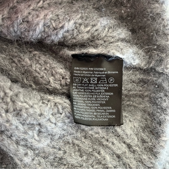 H&M Zip-Up Sweater - Picture 7 of 7